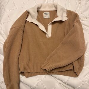 Abercrombie and Fitch Classic Sweater with White Collar